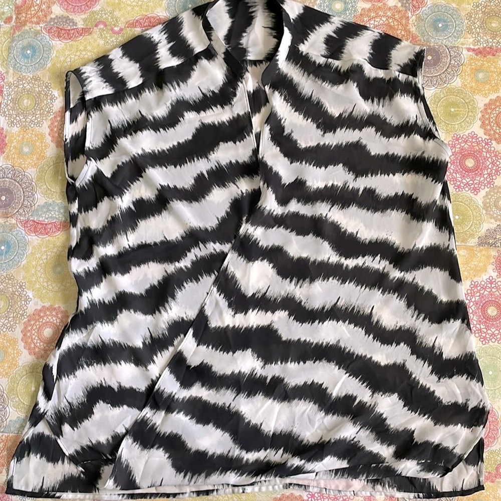 Violet & Claire Zebra Print Bubble Style Top
